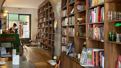 Les Zam Sœurs, un café - librairie – brocante en plein cœur du Vieux Lyon