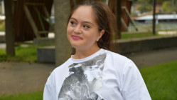 "De l'ombre à la lumière" : un premier livre pour la villeurbannaise Mayane