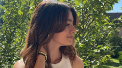 Qui est Emma Colins, la plus jeune autrice de romance, attendu &agrave; Lyon pour une d&eacute;dicace ?