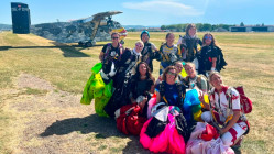 Les meilleures parachutistes de France r&eacute;unies pour un record 100% f&eacute;minin pr&egrave;s de Lyon