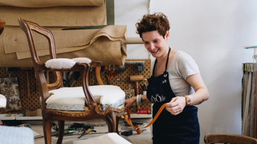 Un atelier de restauration de fauteuil Bridge débarque à Lyon