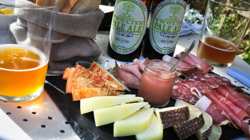 "On privilégie les produits bruts" : l’apéro, l’ennemi numéro 1 de notre ligne en été ?