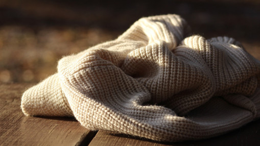 Shopping &agrave; Lyon : le pull uni comme seconde peau