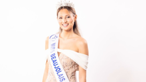 Marlène Carry décroche la couronne de Miss Beaujolais 2026 Marlène Carry décroche la couronne de Miss Beaujolais 2026
