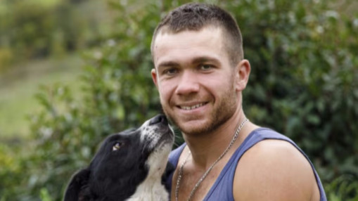 Qui est Anthony, le jeune papa maraîcher du Rhône, au casting de la nouvelle saison de "L’amour est dans le pré" ? Qui est Anthony, le jeune papa maraîcher du Rhône, au casting de la nouvelle saison de "L’amour est dans le pré" ?