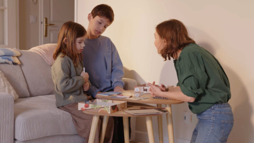 Une Lyonnaise en lice au concours L&eacute;pine avec son jeu de soci&eacute;t&eacute; &eacute;ducatif qui fait aimer les math&eacute;matiques