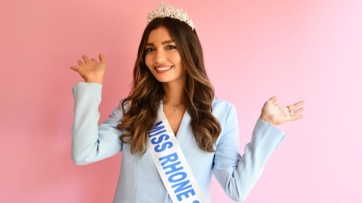 Julia Grid-Costantino, Miss Rhône 2026 : "A nous de montrer que l’on peut rester des femmes authentiques et simples" Julia Grid-Costantino, Miss Rhône 2026 : "A nous de montrer que l’on peut rester des femmes authentiques et simples"