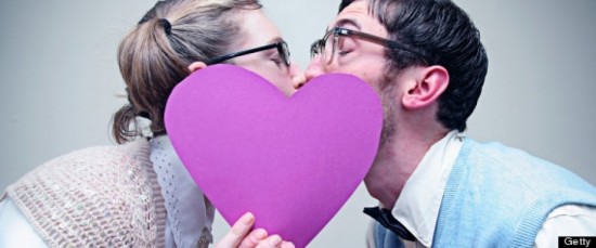 FAITES-VOUS DES BISOUS? C'EST LE NATIONAL KISSING DAY FAITES-VOUS DES BISOUS? C'EST LE NATIONAL KISSING DAY