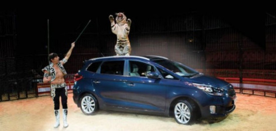 Le Kia Carens entre en scène avec le cirque Pinder Le Kia Carens entre en scène avec le cirque Pinder