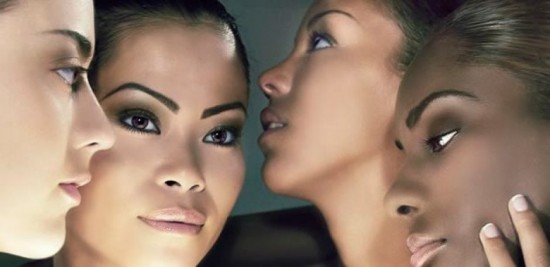 Pourquoi les produits anti-taches cartonnent en beauté ? Pourquoi les produits anti-taches cartonnent en beauté ?