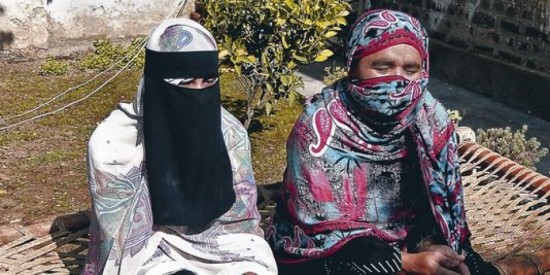 Au Pakistan, deux femmes pachtounes bravent les talibans.