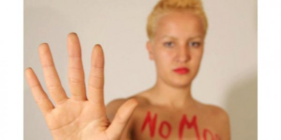 FEMEN TUNISIE : AMINA TYLER POURSUIT SON COMBAT EN BLONDE