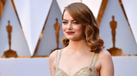 People : Emma Stone attend son premier enfant (photos)