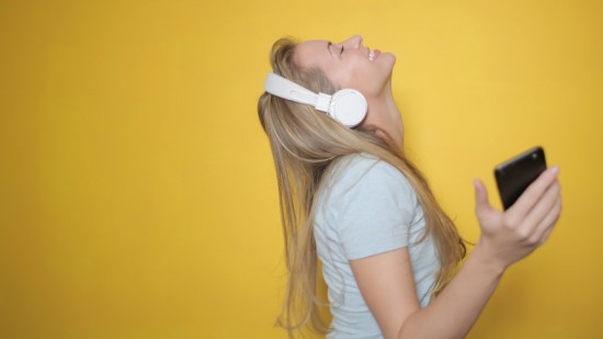 Feel Good : La musique des années 80 serait la meilleure pour booster le moral