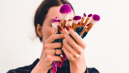 Tendance insolite : Des ustensiles de cuisine pour se maquiller ! (vidéo)