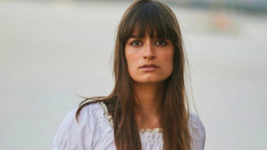 Clara Luciani dévoile une reprise absolument sublime de "Sensualité" !