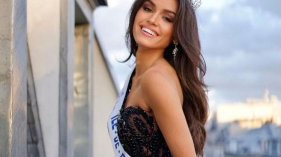 Miss France 2022 donne sa définition du "corps parfait" ! (vidéo)