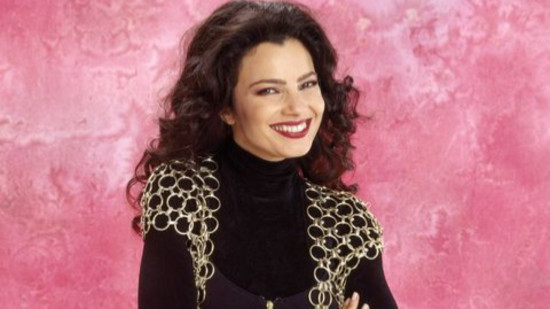 Une nounou d'enfer : Fran Drescher revisite les looks cultes de la série ! (vidéo)
