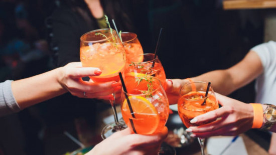 L'association lyonnaise le Cocon Solidaire organise des apéros entre femmes pour lutter contre l'isolement et faire de nouvelles connaissances