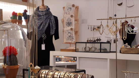 Alchimies : La boutique lyonnaise qui met en lumière les créateurs artisanaux