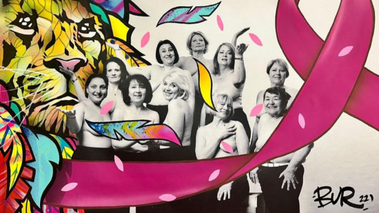 Près de Lyon : des élues posent seins nus pour la bonne cause Près de Lyon : des élues posent seins nus pour la bonne cause