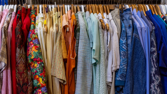 Un vide dressing géant samedi à la Cité des Halles de Lyon