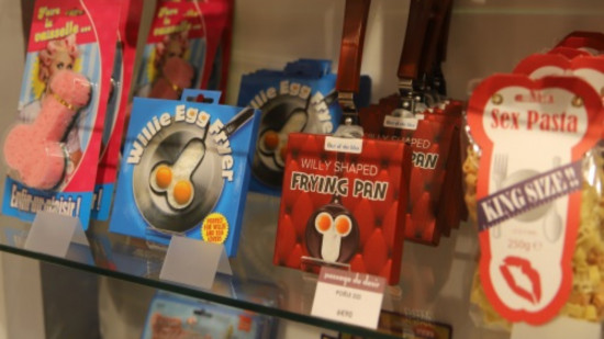 On a fait un tour à Passage du Désir, "l’anti sex shop" du centre commercial de la Part-Dieu ! On a fait un tour à Passage du Désir, "l’anti sex shop" du centre commercial de la Part-Dieu !