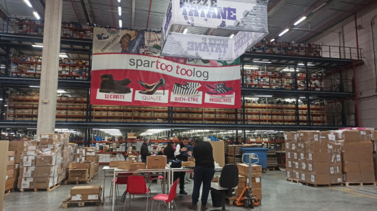 3 millions de colis envoyés par an : on a visité l'entrepôt Spartoo 3 millions de colis envoyés par an : on a visité l'entrepôt Spartoo