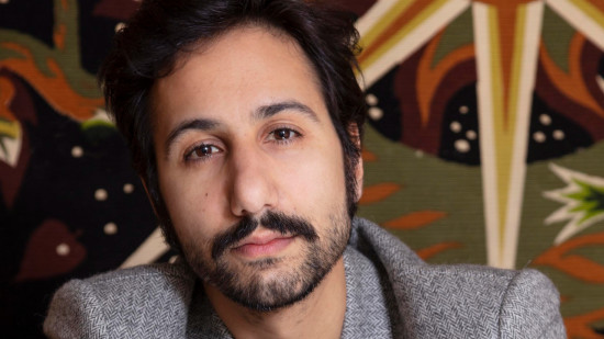 "Mes poèmes minute sont une manière de photographier l’instant présent" : rencontre avec l’auteur Arthur Teboul