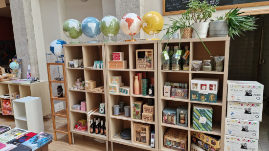 Avant sa fermeture, cette librairie de Lyon organise une grande braderie