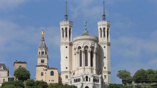 La basilique de Fourvière pourrait devenir le Monument préféré des Français !
