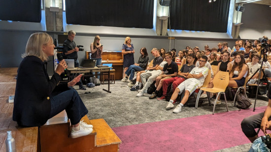 Près de Lyon : une monteuse son lauréate aux Césars vient parler de son métier dans son ancien lycée