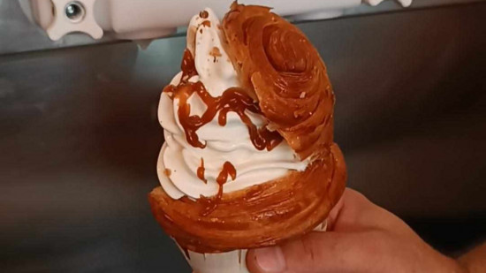 Une glace dans un croissant ? Ce dessert gourmand arrive à Lyon ! Une glace dans un croissant ? Ce dessert gourmand arrive à Lyon !