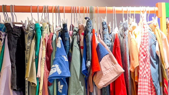 Cette plateforme de vêtements de seconde main pour enfants lance une grande collecte à Lyon