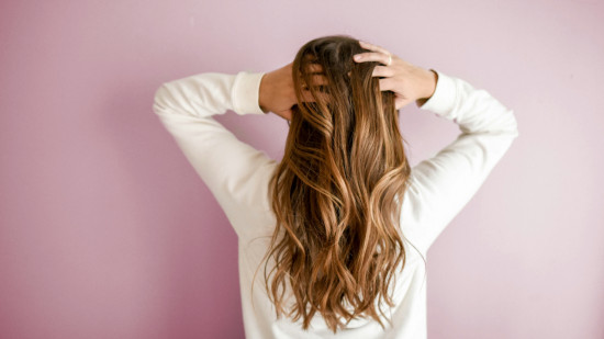 Comment prendre soin de ses cheveux en hiver ?