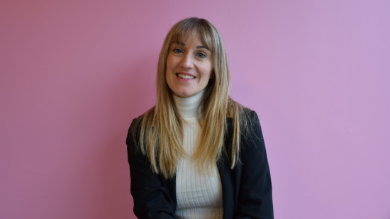 "Je vais jouer pour les Jeux Olympiques de Paris 2024" : trois questions à la chanteuse lyonnaise Nade