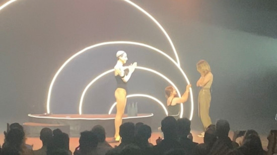 Le spectacle de Paloma à Lyon se termine sur une demande en mariage ! (VIDÉO)