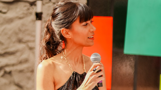 "Un métier qui gagne à être connu" : cette Lyonnaise est devenue officiante de cérémonie laïque