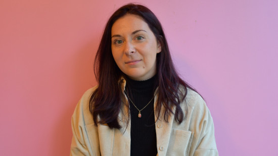 "C'est assez dur de te croire quand ça ne se voit pas" : une Lyonnaise sort un documentaire sur la maladie de Ménière