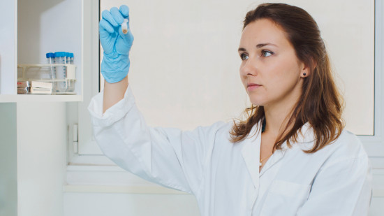 Cinq jeunes chercheuses lyonnaises récompensées par la Fondation L’Oréal-Unesco