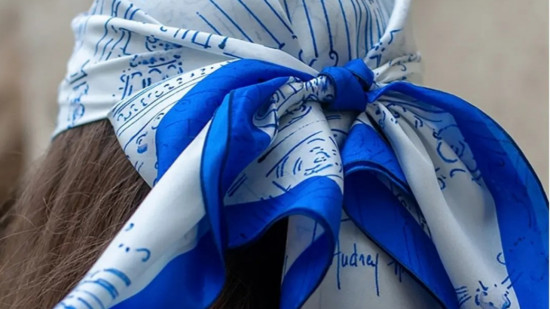 3 façons de porter le foulard cet automne (VIDEO)