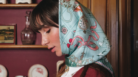 Le look du mois : les foulards en soie de la Maison Malfroy