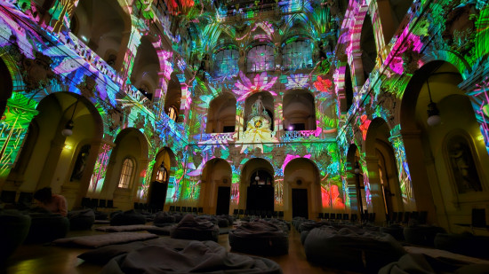 On a vu Genesis, le nouveau spectacle (bluffant) du Palais de la Bourse à Lyon