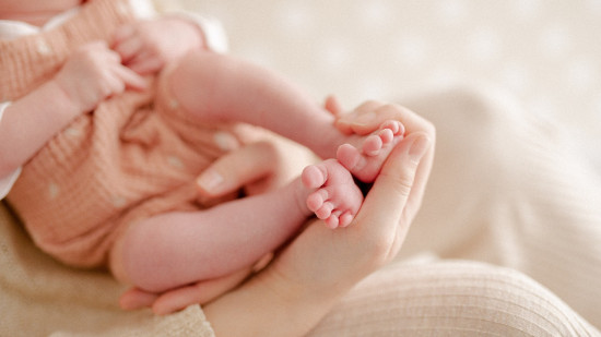 Lyon : le premier bébé né aux HCL en 2025 est un petit garçon