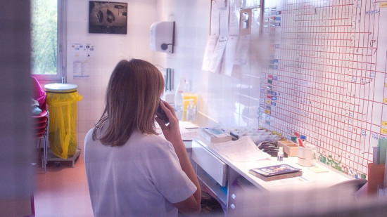 Deux hôpitaux lyonnais sélectionnés pour expérimenter le test salivaire détectant l’endométriose