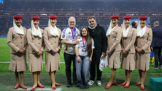 Mayane-Sarah El Baze (Un p’tit truc en plus) a donné le coup d’envoi d’OL-PSG