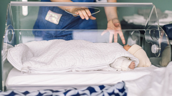 Cet hôpital de Lyon a inauguré sa nouvelle maternité