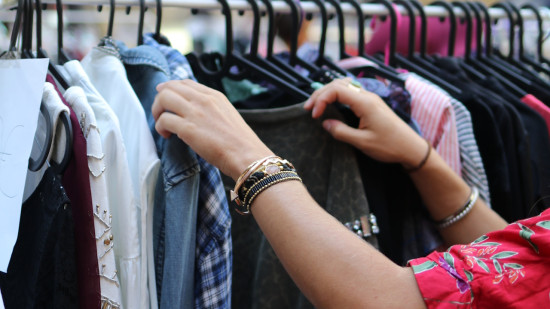 Violette Sauvage de retour à Lyon avec un vide-dressing géant Violette Sauvage de retour à Lyon avec un vide-dressing géant