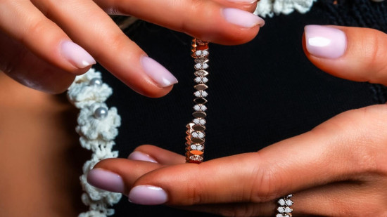 Cette marque lyonnaise de joaillerie organise pour la première fois une grande braderie