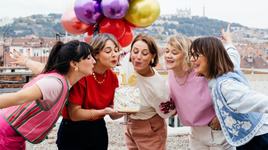 "Il y a un vrai retour à vouloir acheter local et fait main" : des créatrices lyonnaises fêtent l’anniversaire de leur atelier-boutique